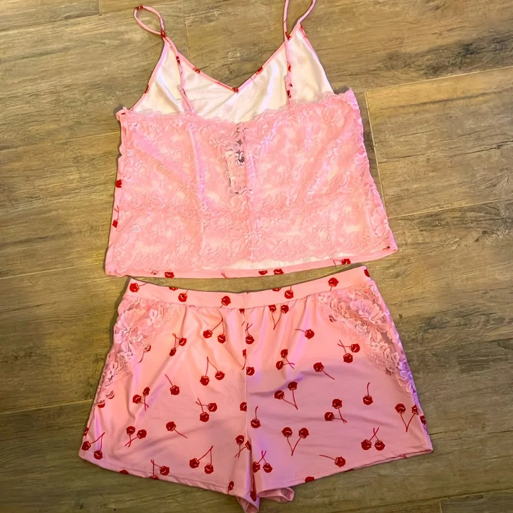 🍒Steve Madden 2-pc silky soft lace-trimmed cami & shorts set sz L NWT - Picture 2 of 11